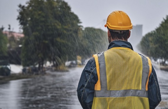 ¿Por qué es importante  trabajar con ropa impermeable?